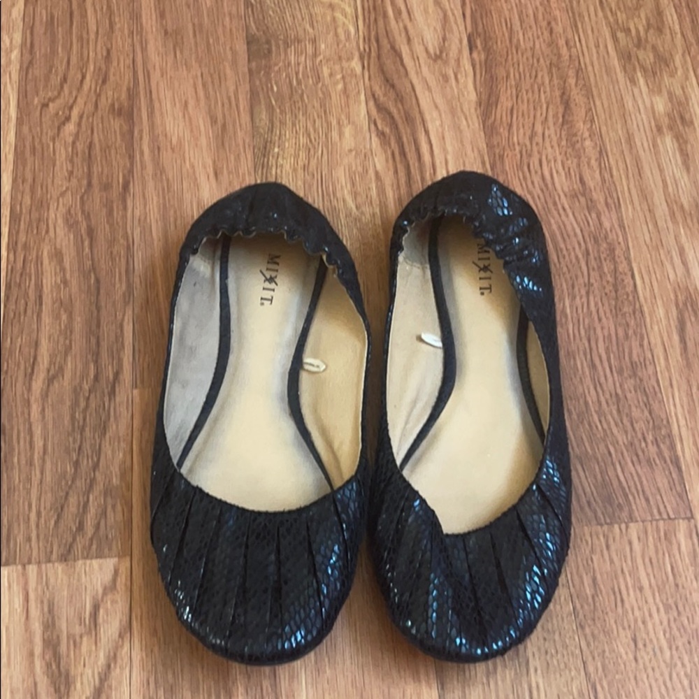 Black ballet look design shoes